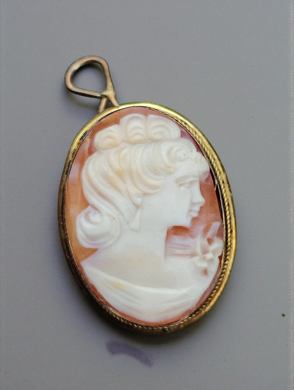 Vintage Gold Filled Shell Cameo Pendant/Brooch